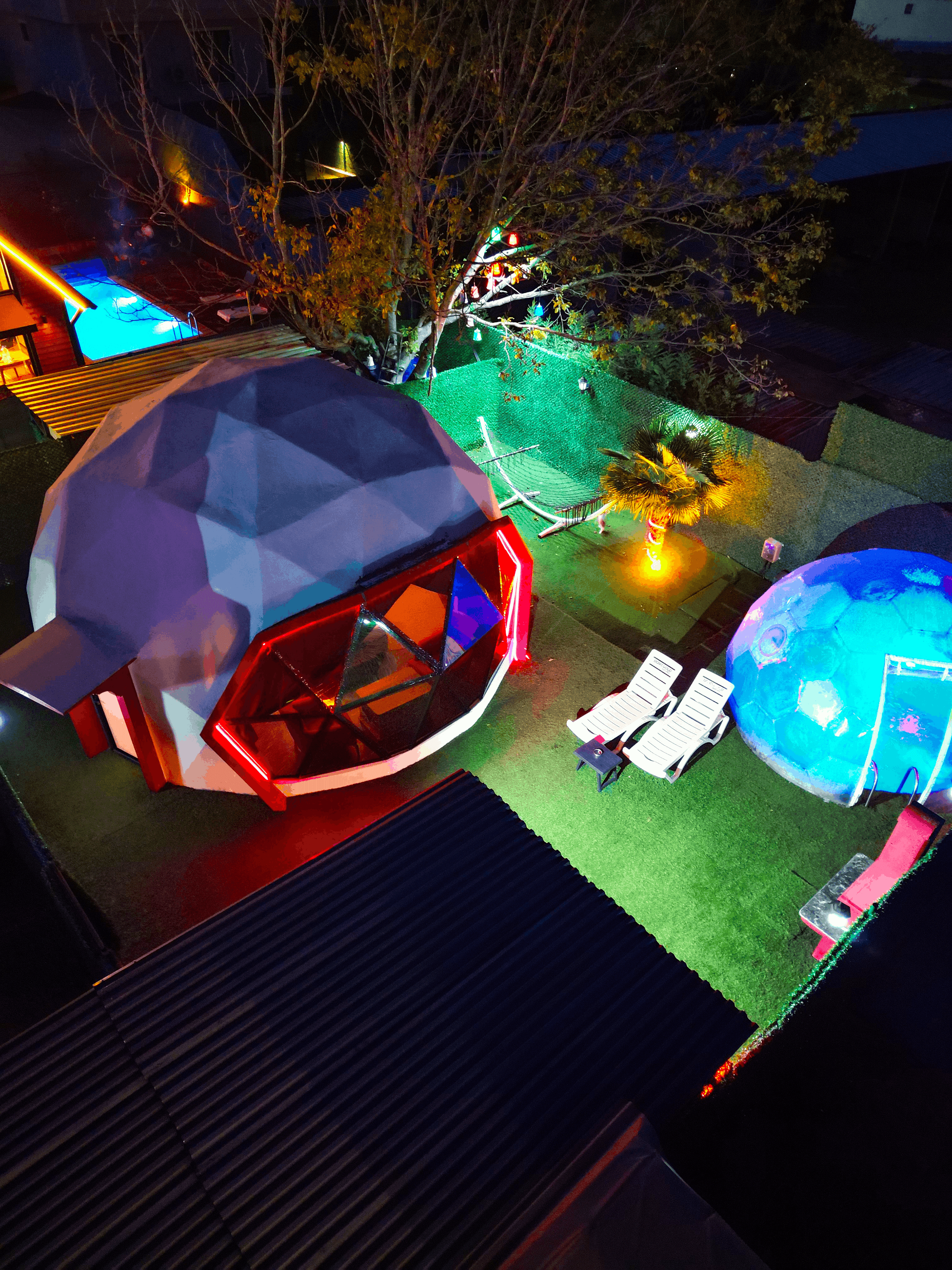 Kırmızı Dome Dış